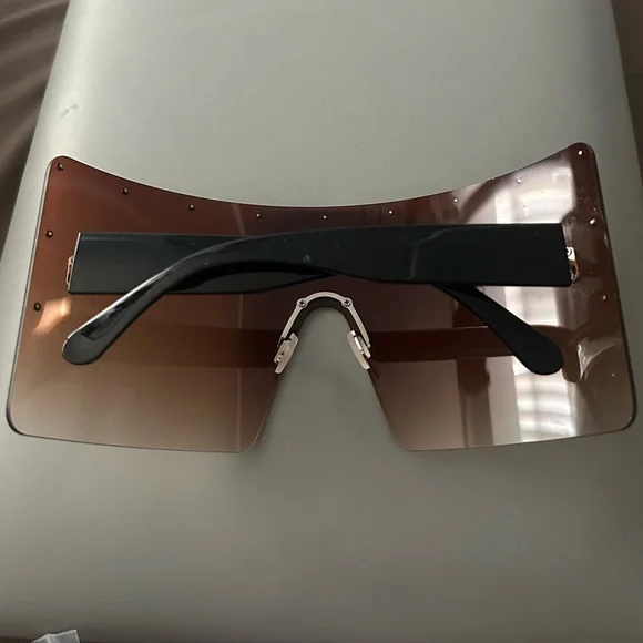 Oversized Shield Sunglasses - Brown Gradient - Picture 2 of 2